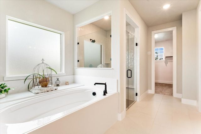 1080 Julian Drive, Van Alstyne, TX 75495