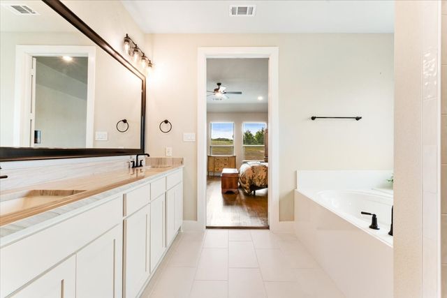 1080 Julian Drive, Van Alstyne, TX 75495
