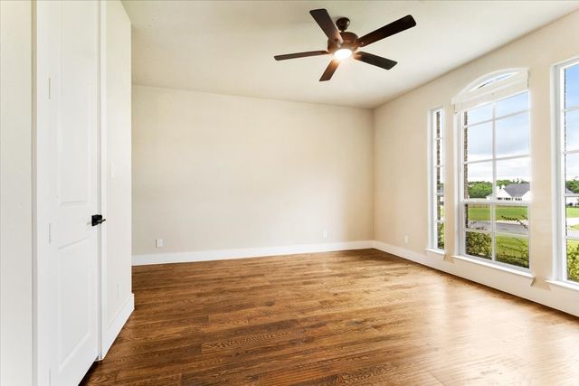 1080 Julian Drive, Van Alstyne, TX 75495