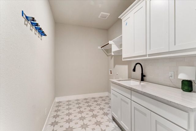 1080 Julian Drive, Van Alstyne, TX 75495