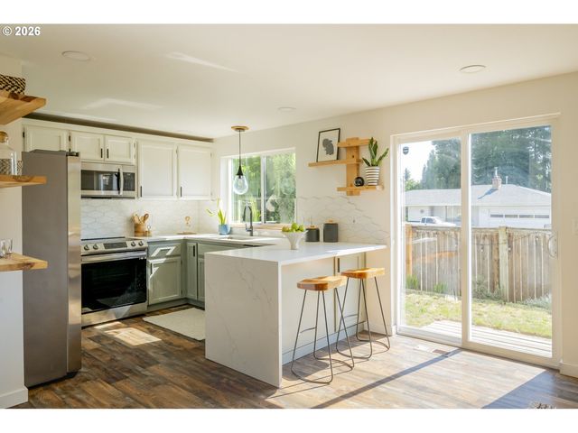 4360 Sw PLUMERIA Way, Beaverton, OR 97078