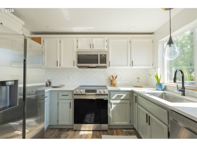 4360 Sw PLUMERIA Way, Beaverton, OR 97078