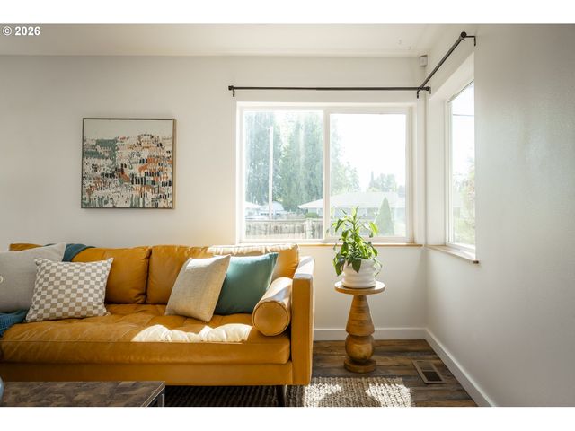 4360 Sw PLUMERIA Way, Beaverton, OR 97078