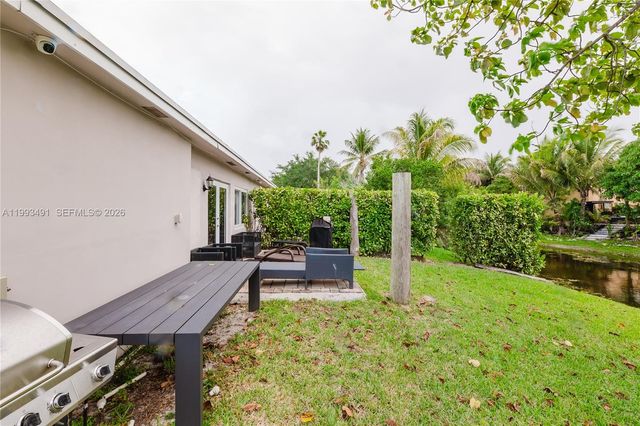 11320 NW 35th Ct B, Coral Springs, FL 33065