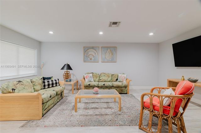 11320 NW 35th Ct B, Coral Springs, FL 33065