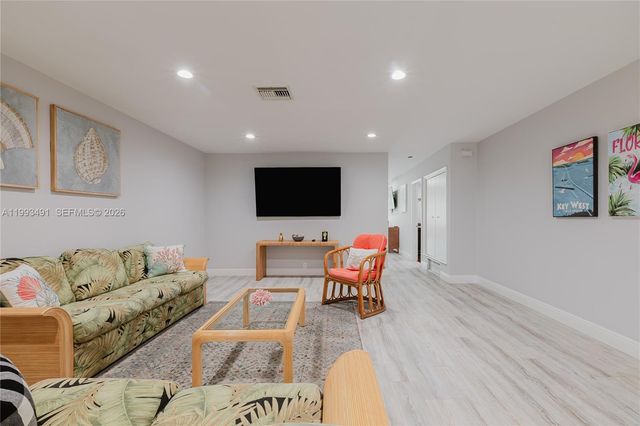 11320 NW 35th Ct B, Coral Springs, FL 33065