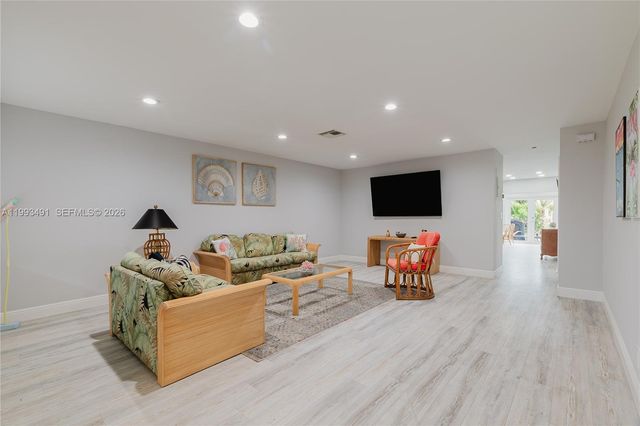 11320 NW 35th Ct B, Coral Springs, FL 33065