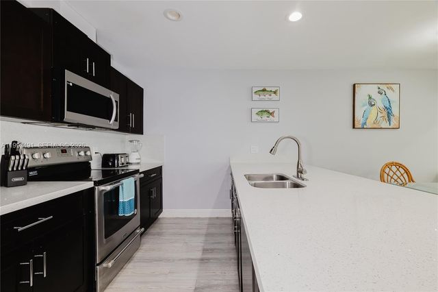 11320 NW 35th Ct B, Coral Springs, FL 33065