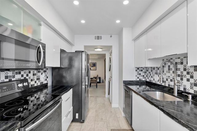 20281 E Country Cub Drive 1712, Aventura, FL 33180