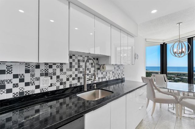 20281 E Country Cub Drive 1712, Aventura, FL 33180