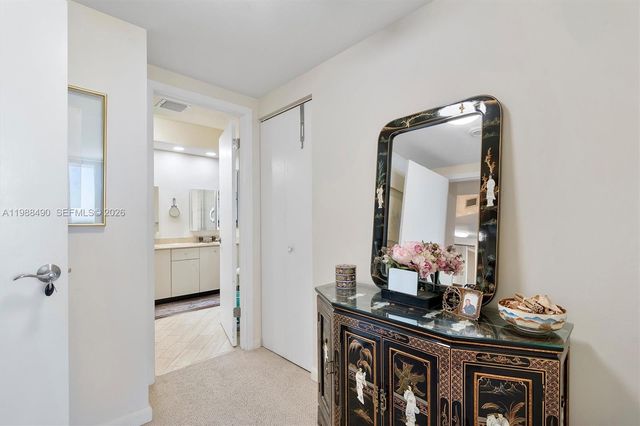 20281 E Country Cub Drive 1712, Aventura, FL 33180