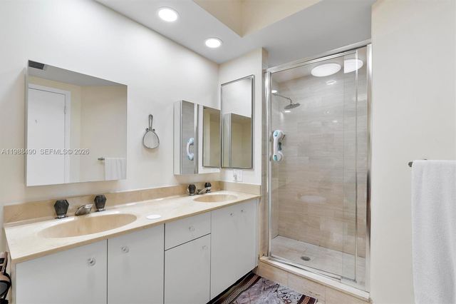 20281 E Country Cub Drive 1712, Aventura, FL 33180