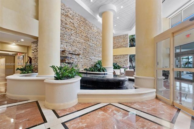 20281 E Country Cub Drive 1712, Aventura, FL 33180