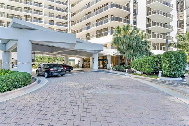 20281 E Country Cub Drive 1712, Aventura, FL 33180