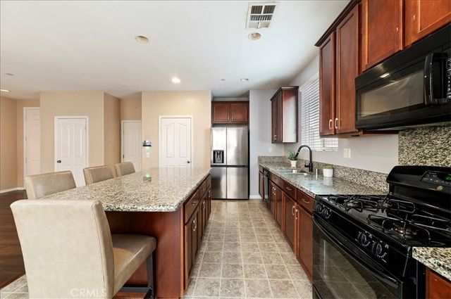 18394 Damiana, San Bernardino, CA 92407