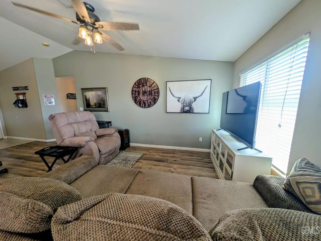 115 Misty Meadow Drive, Bakersfield, CA 93308