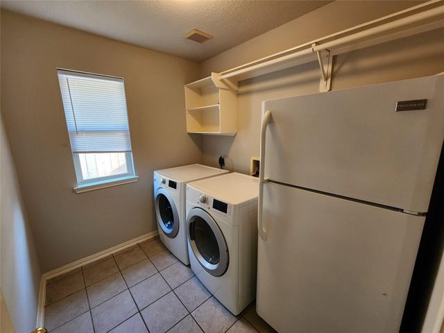 1011 Lexington Green Drive, Missouri City, TX 77459