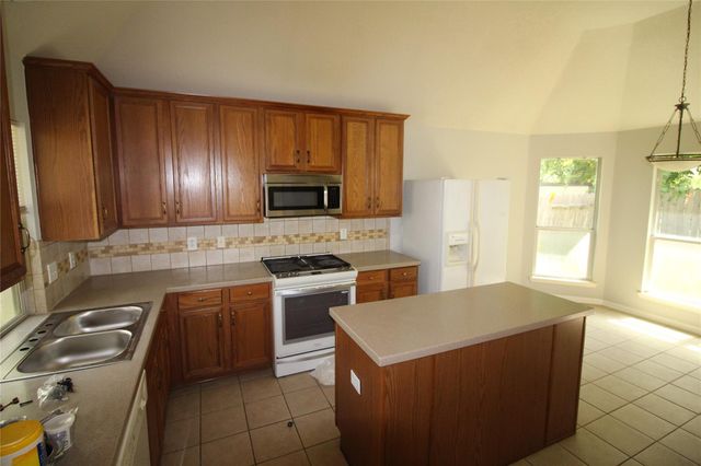 1011 Lexington Green Drive, Missouri City, TX 77459