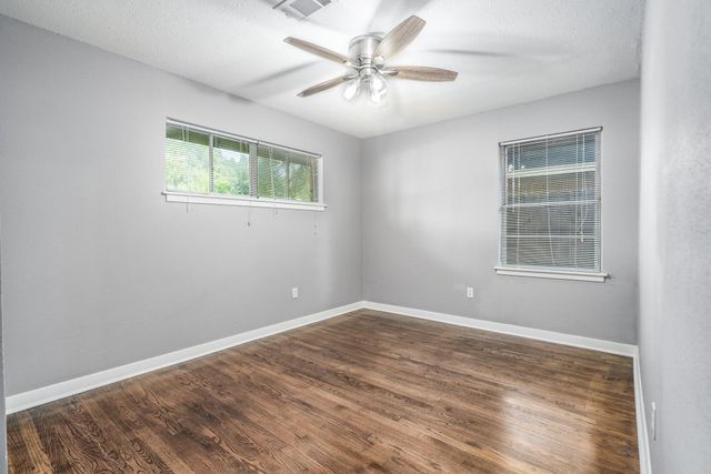 4915 Hialeah Drive, Houston, TX 77092