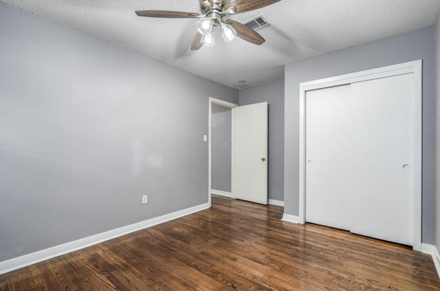 4915 Hialeah Drive, Houston, TX 77092