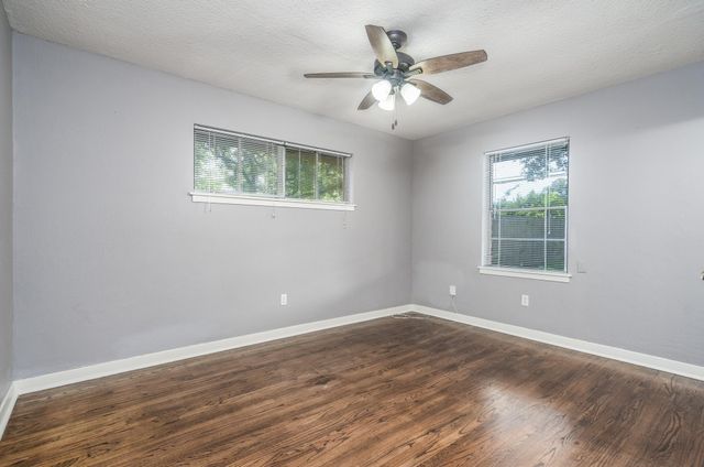 4915 Hialeah Drive, Houston, TX 77092