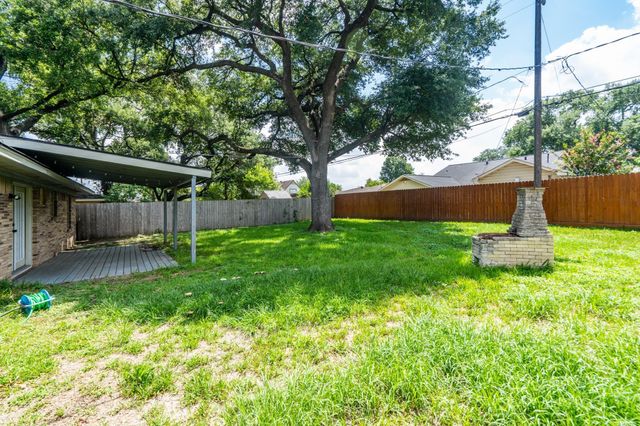 4915 Hialeah Drive, Houston, TX 77092