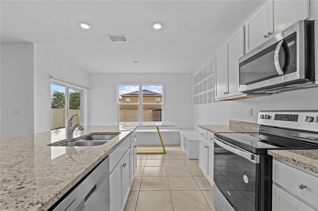 1264 CASCADES AVENUE, Davenport, FL 33837