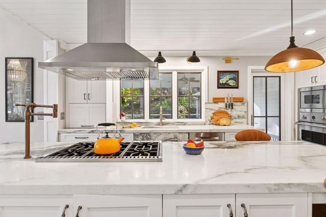 4811 Highland Road, Minnetonka, MN 55345