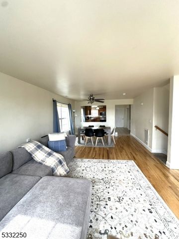 178 Front St, Elizabeth City, NJ 07206