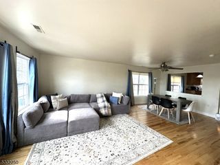 178 Front St, Elizabeth City, NJ 07206