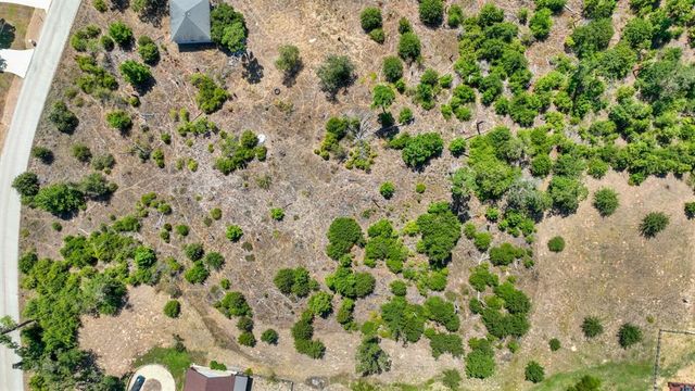 400 McAllister RD, Bastrop, TX 78602