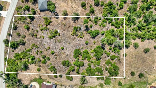 400 McAllister RD, Bastrop, TX 78602