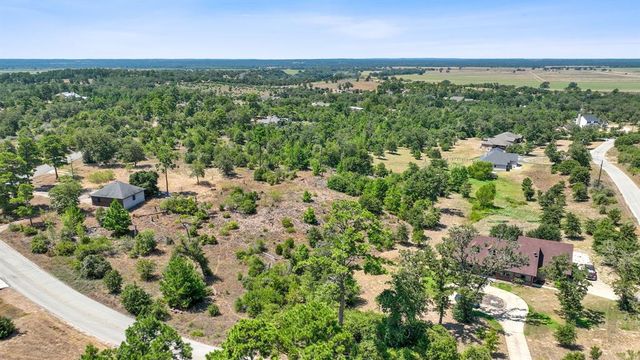 400 McAllister RD, Bastrop, TX 78602
