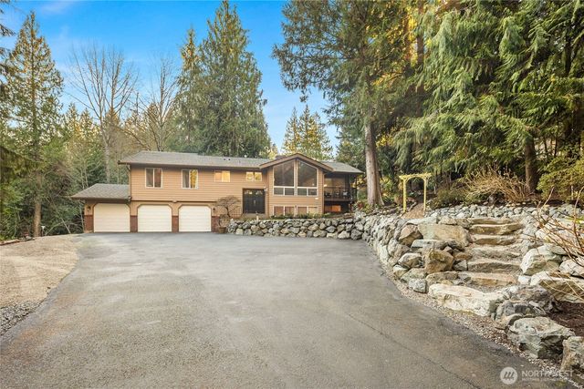 21743 NE 176th Place, Woodinville, WA 98077