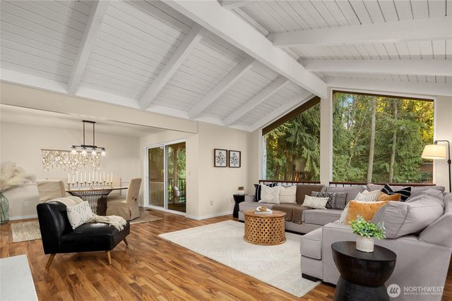 21743 NE 176th Place, Woodinville, WA 98077