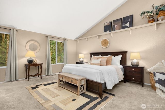 21743 NE 176th Place, Woodinville, WA 98077