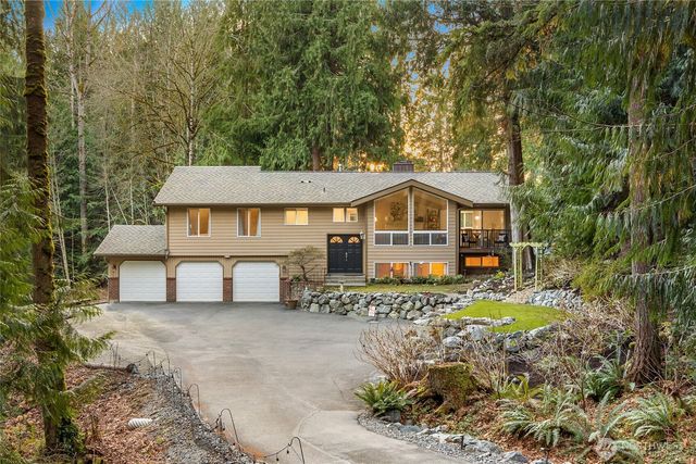21743 NE 176th Place, Woodinville, WA 98077