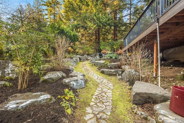 21743 NE 176th Place, Woodinville, WA 98077