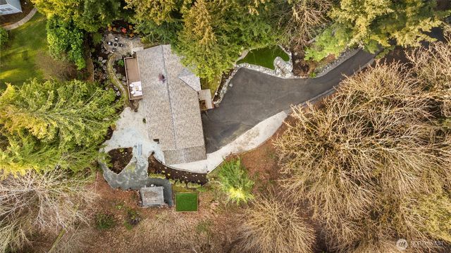 21743 NE 176th Place, Woodinville, WA 98077