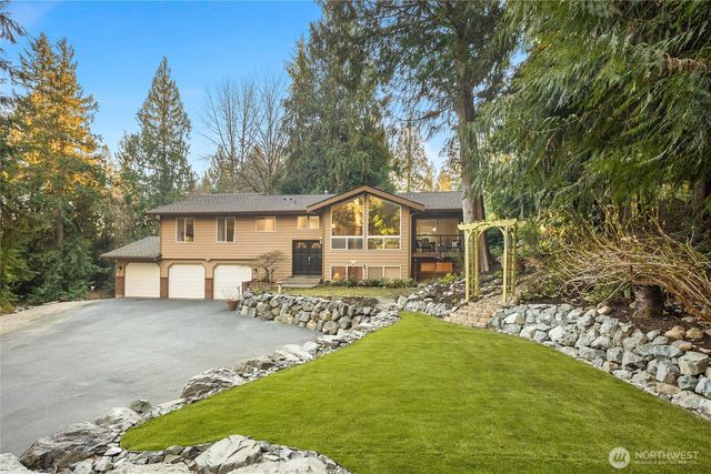 21743 NE 176th Place, Woodinville, WA 98077
