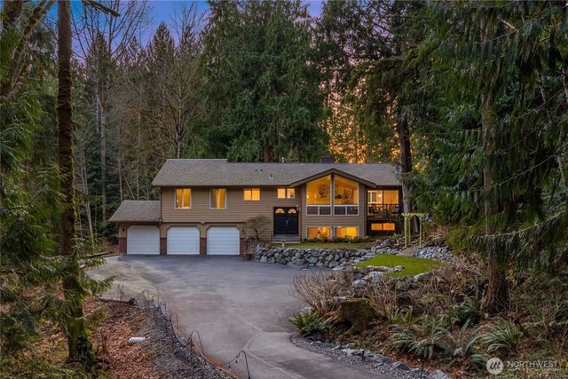21743 NE 176th Place, Woodinville, WA 98077