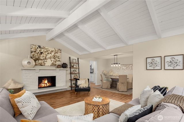 21743 NE 176th Place, Woodinville, WA 98077