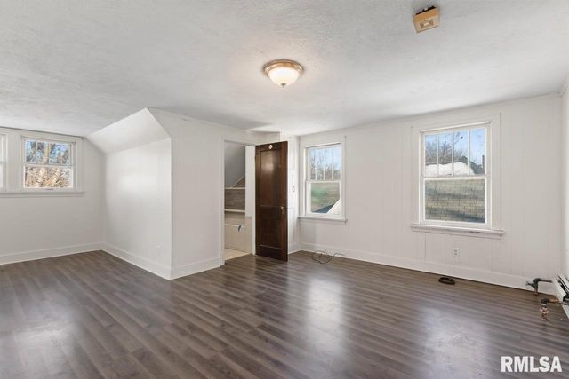 1816 W CALLENDER Avenue, Peoria, IL 61606