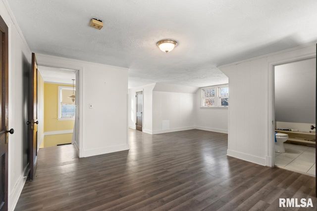 1816 W CALLENDER Avenue, Peoria, IL 61606