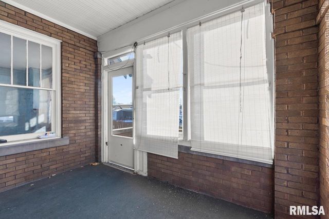 1816 W CALLENDER Avenue, Peoria, IL 61606