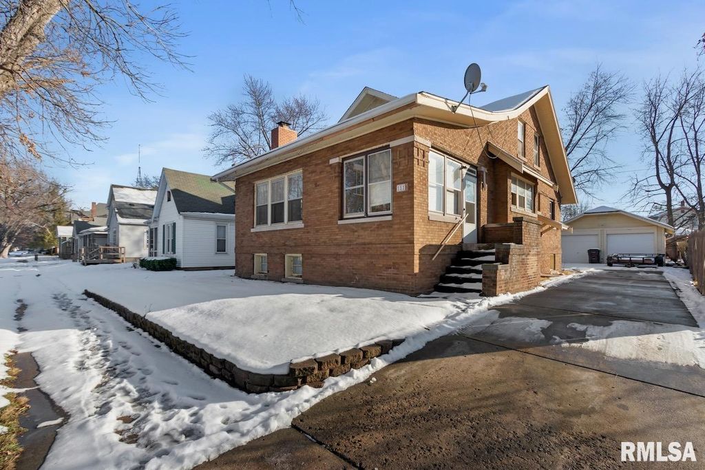 1816 W CALLENDER Avenue, Peoria, IL 61606