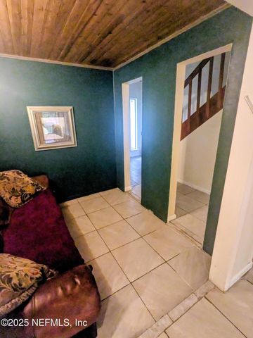 10360 ARROWHEAD Drive, Jacksonville, FL 32257