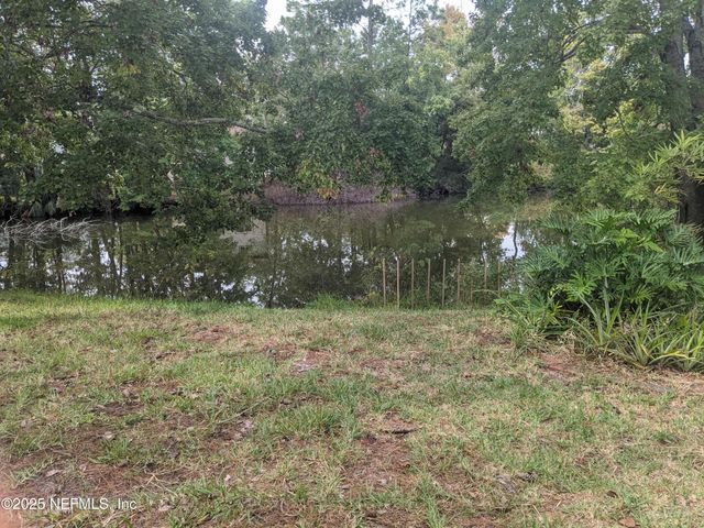 10360 ARROWHEAD Drive, Jacksonville, FL 32257