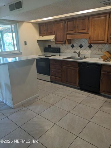 10360 ARROWHEAD Drive, Jacksonville, FL 32257