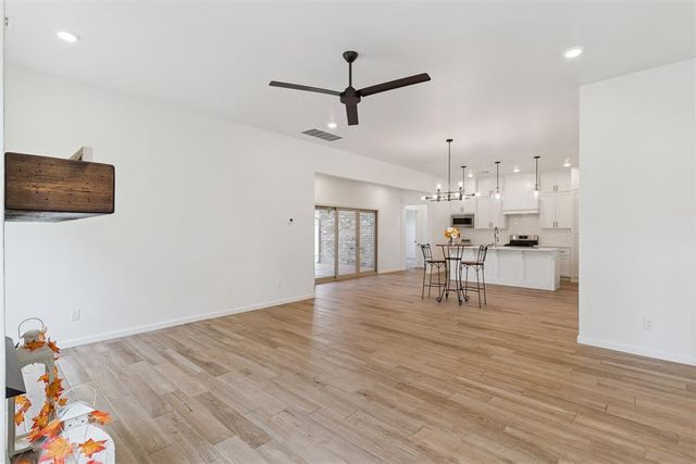 11217 SW 30th Street, Yukon, OK 73099